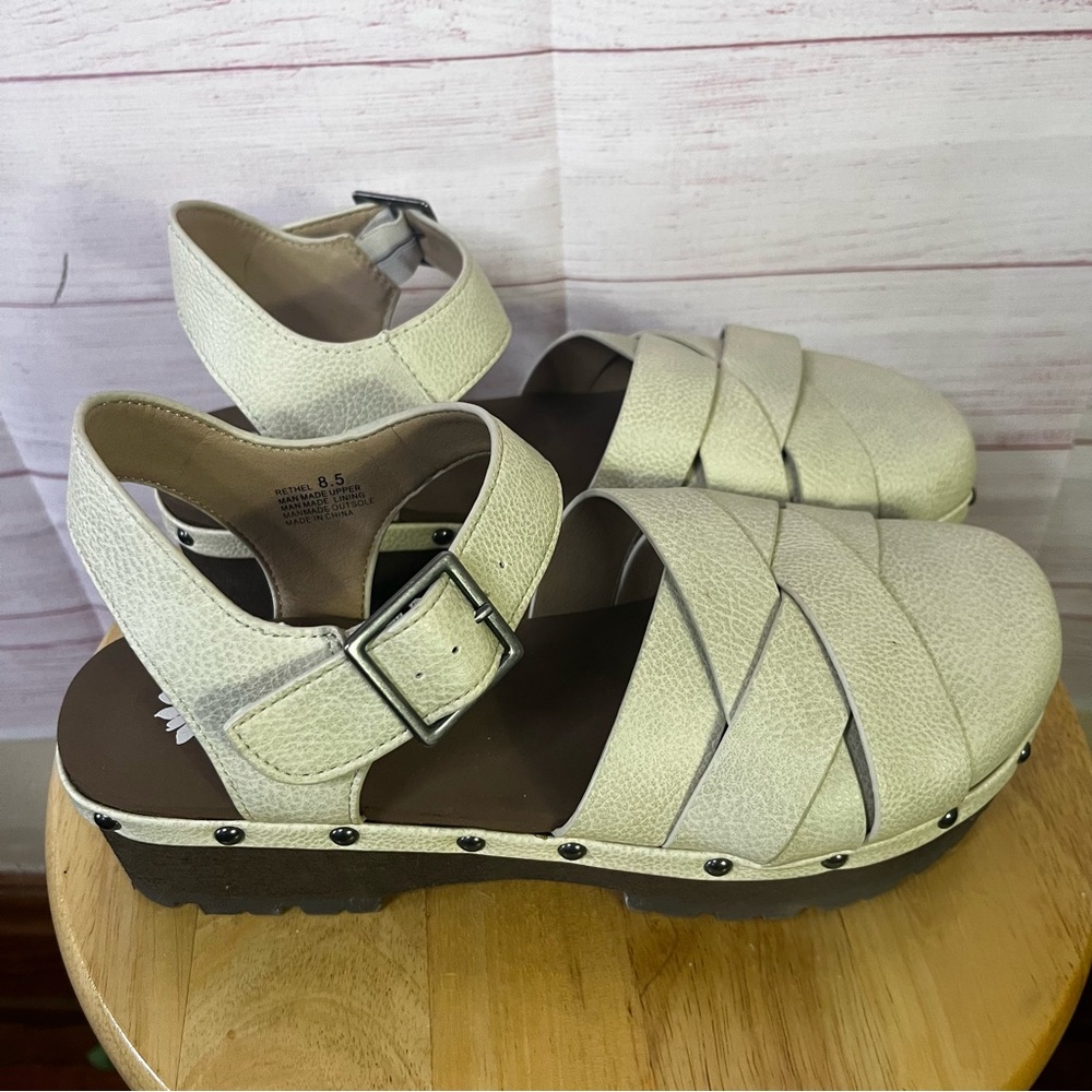 Yellow Box‎ Rethel Flatform Clogs Size 8.5 - Picture 9 of 9